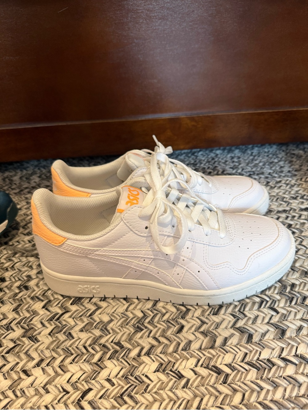 ASICS new*